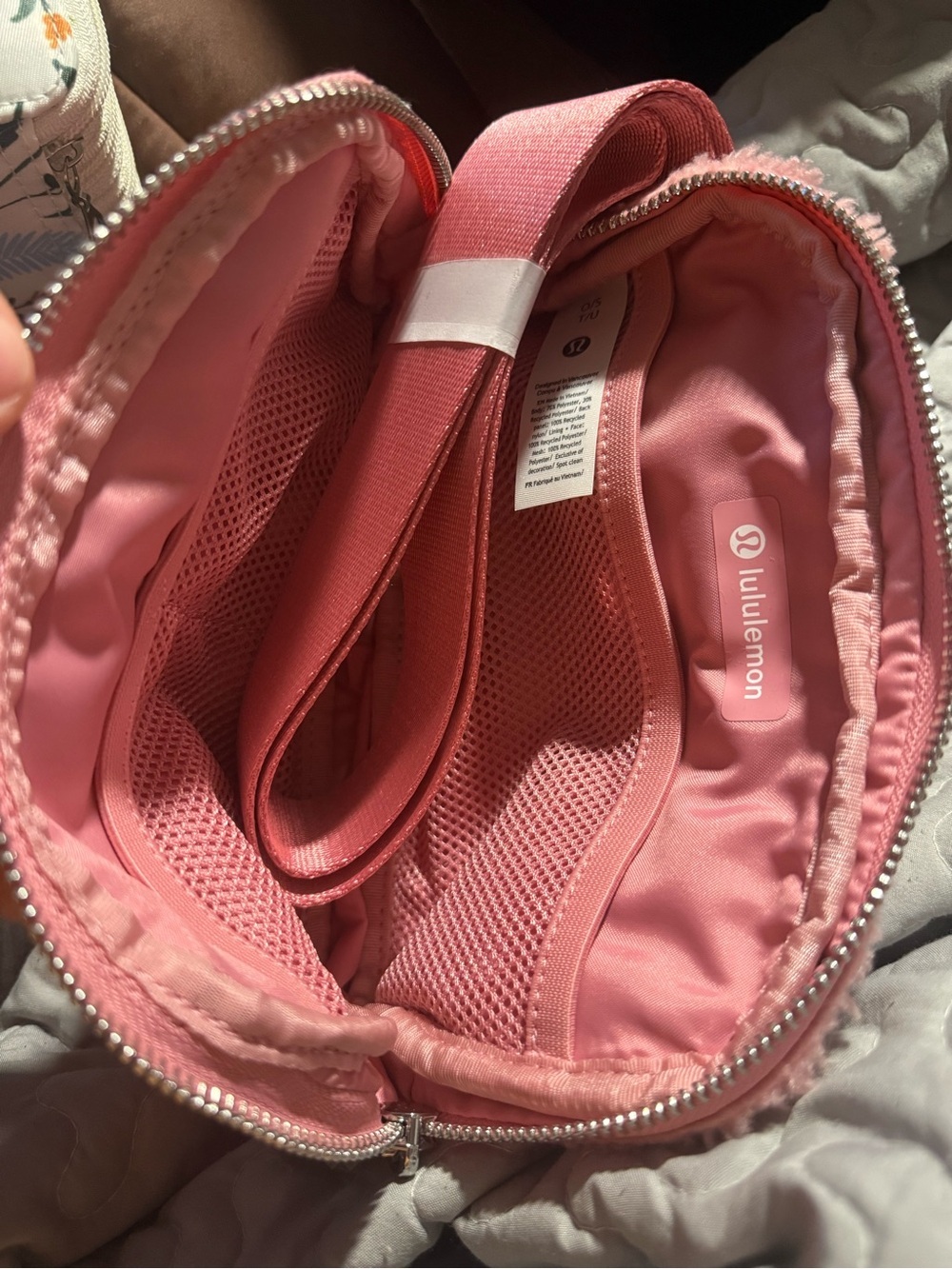 NWT lululemon Everywhere Belt Bag Colour Pink Tide - Picture 9 of 9